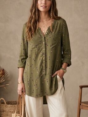 Source Unknown Boho Olive Green Printed Tunic Top Metallic Buttons  Size M